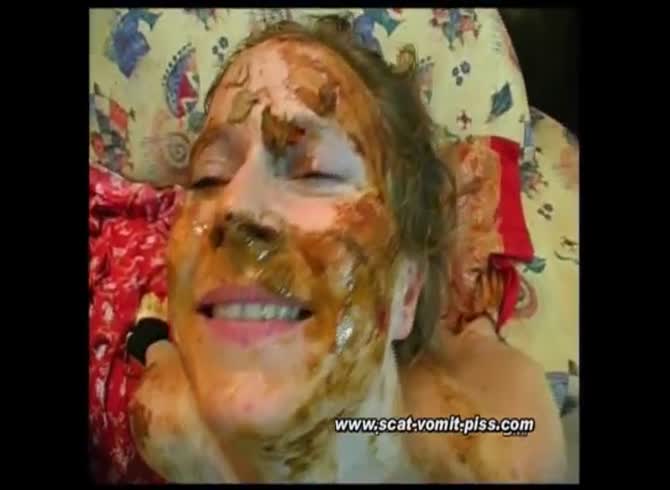 Video :Scat lover couple eating and playing with shit together
